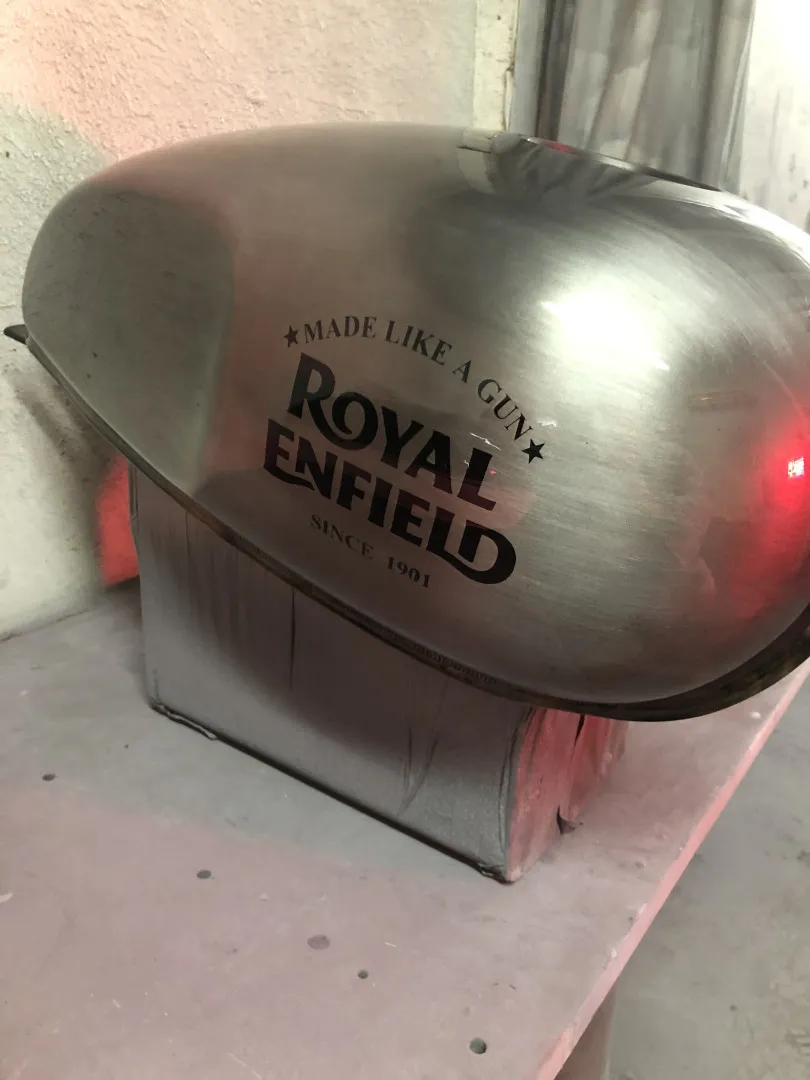 Peinture réservoir Royal Enfield