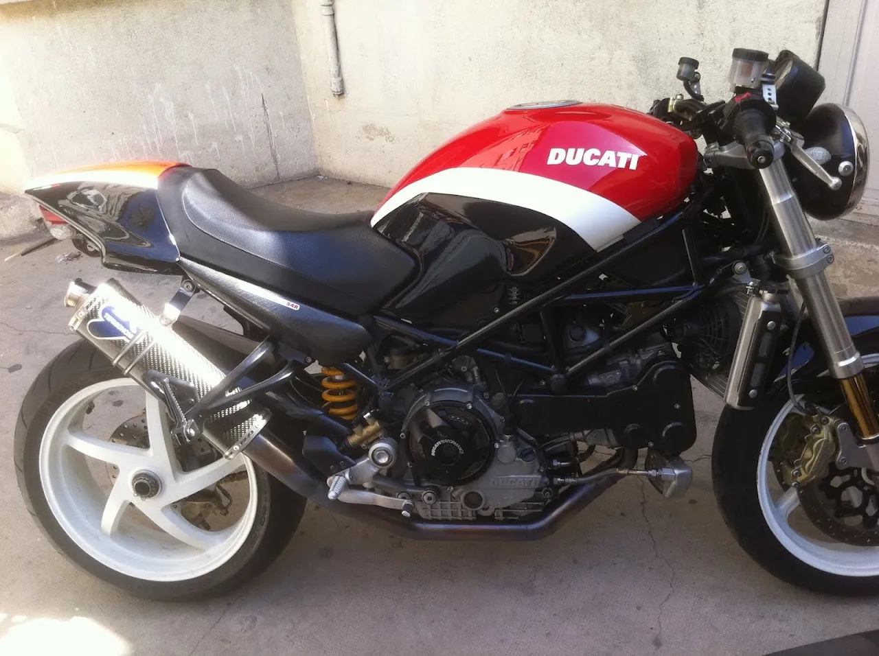Peinture perso Ducati Monstro