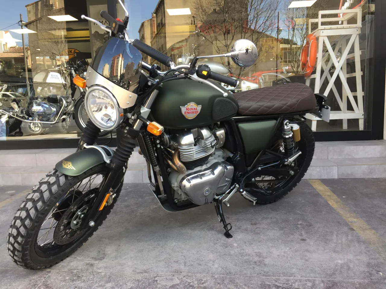 Royal enfield Marseille peinture perso mat