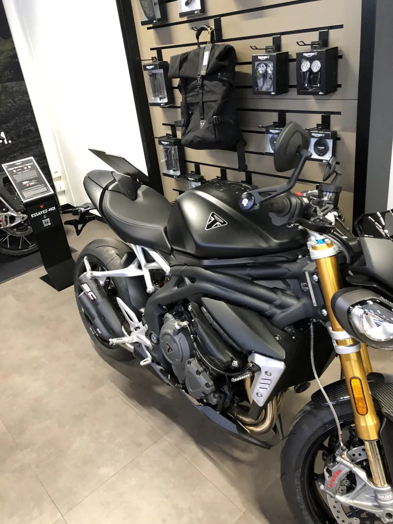 Peinture Speed Triple complète perso Mat Triumph Marseille